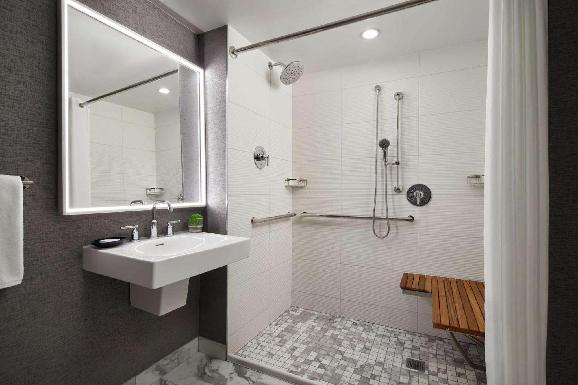Grand Hyatt Hotel 4*